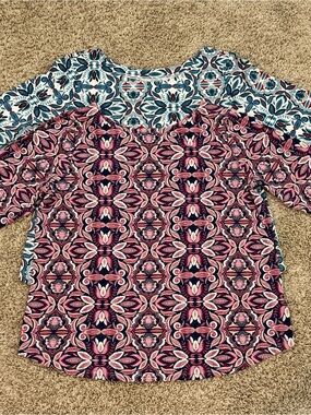 Lot of 2 EUC St. John’s Bay Long-Sleeved Floral Patterned T Shirts, Size Large